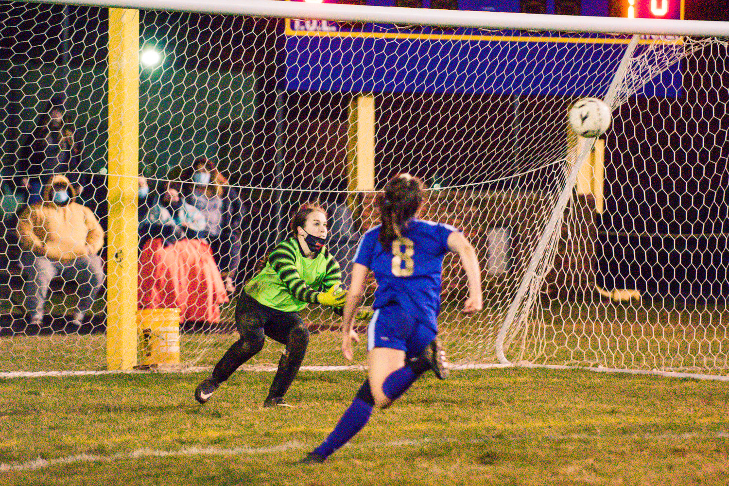 Toledo's Daphnie Bybee (1) makes a save during a game against Onalaska Monday night.