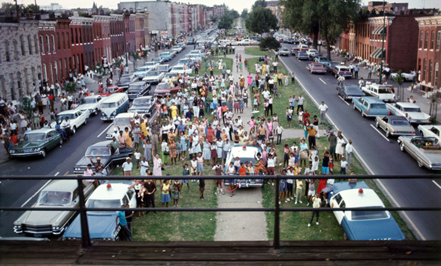 In Baltimore on June 8, 1968 and across the country, people lined up to watch the Robert F. Kennedy funeral train. (Bill Eppridge/Baltimore Sun/TNS)