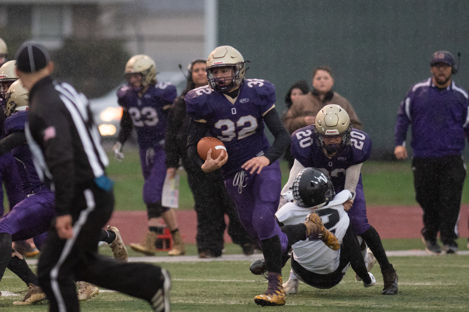 Onalaska fullback Marshall Haight takes a pitch to the house against River View in the opening round of the 2B state tournament Nov. 13 at Centralia Tigers Stadium.