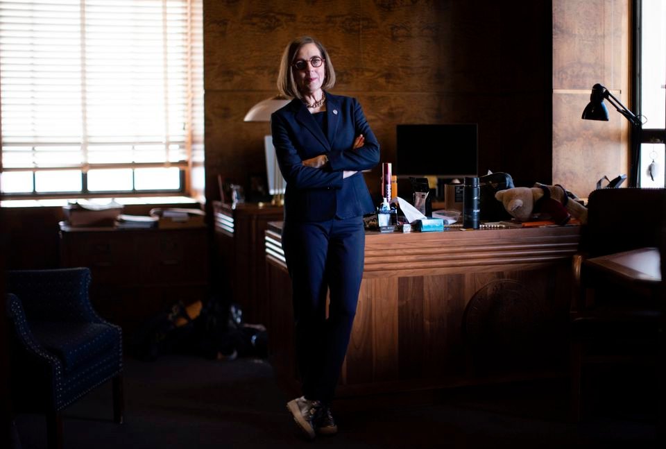 Gov. Kate Brown has surpassed her predecessors, John Kitzhaber and Ted Kulongoski, in using her broad clemency authority. Brown said she is using her power as it was intended: to correct injustice, which includes not only reviewing what she sees as harsh sentences in old juvenile cases but also addressing the overrepresentation of Black and Latino people in Oregon’s prisons. Feb. 3, 2022. Beth Nakamura/Staff