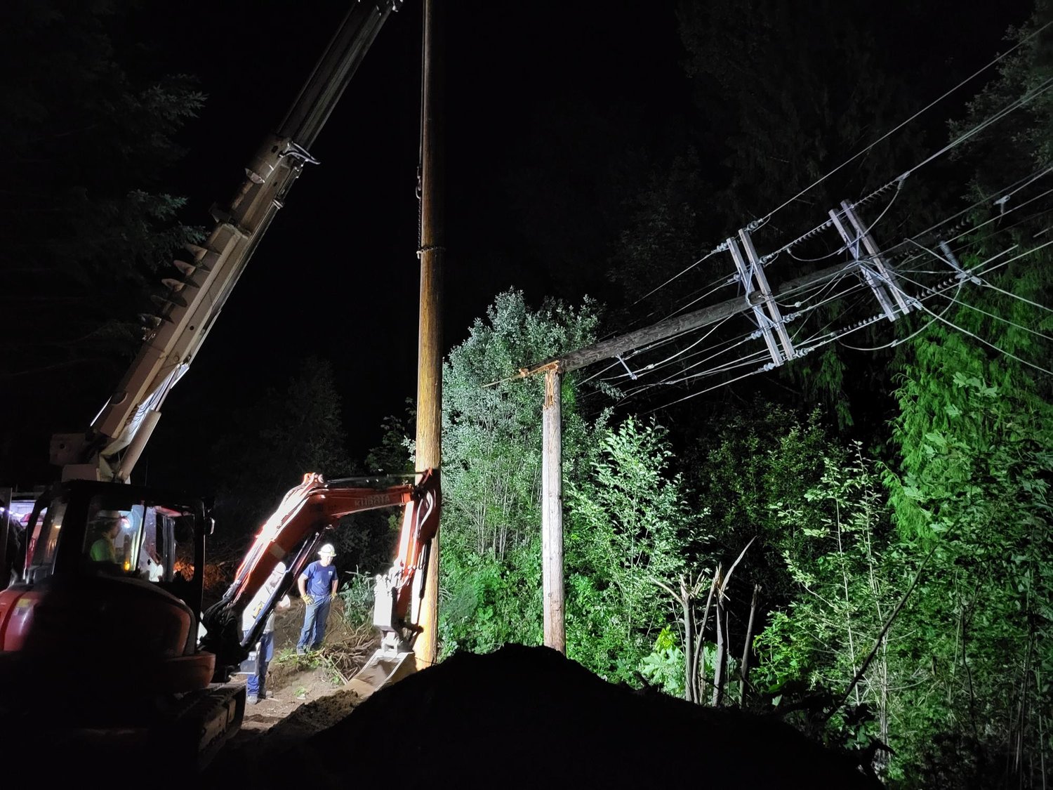 Crews with the Lewis County Public Utility District worked through the night Tuesday into Wednesday morning to restore electricity for an estimated 3,400 customers in the Randle and Packwood areas. 