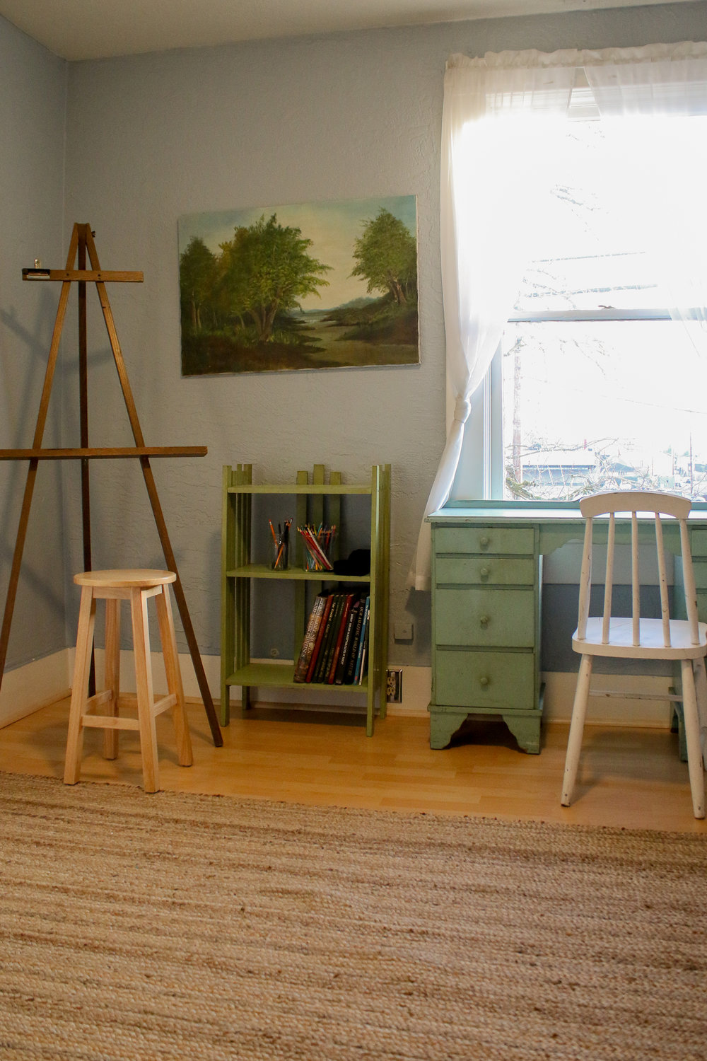 From reference books to easels the Dandelion Creative Space in downtown Chehalis offers artists both space and supplies to express themselves.