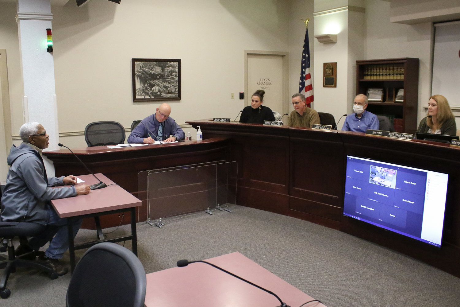 Centralia resident Jim McCully explains to the council the benefits he believed reopening the Veterans Memorial Pearl Street Pool could provide the community, as well as how it could be a draw to bring in more visitors at the special meeting concerning the pool's future held Tuesday night.