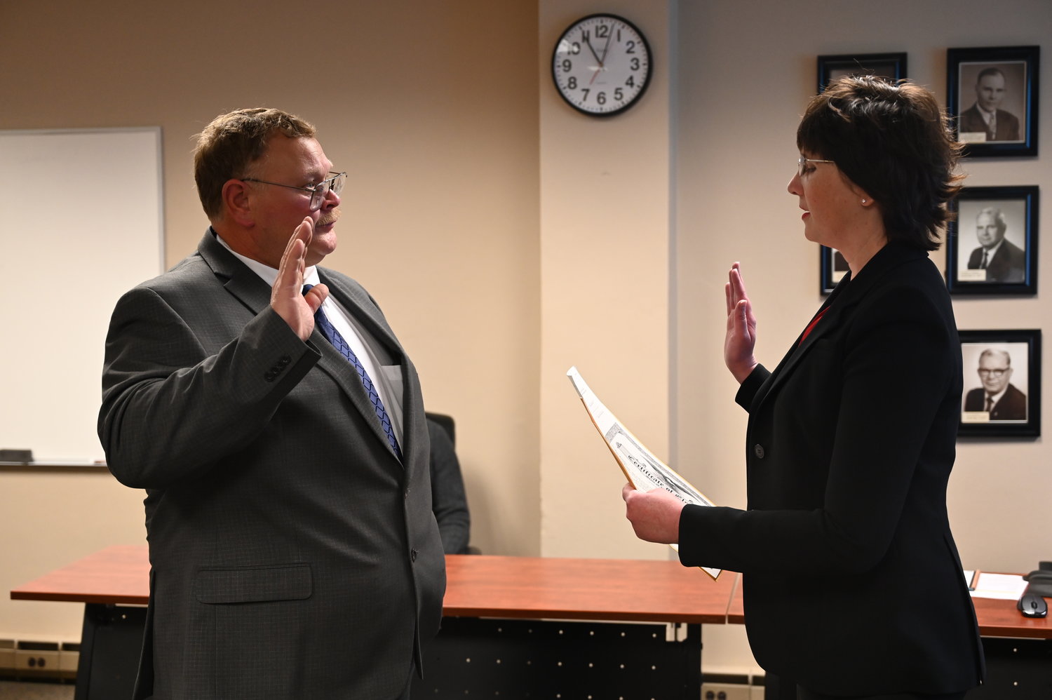michael-hadaller-sworn-in-as-lewis-county-public-utility-district